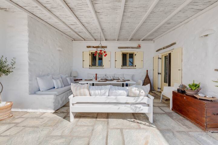 Danae luxury seaside villa. gallery image 2