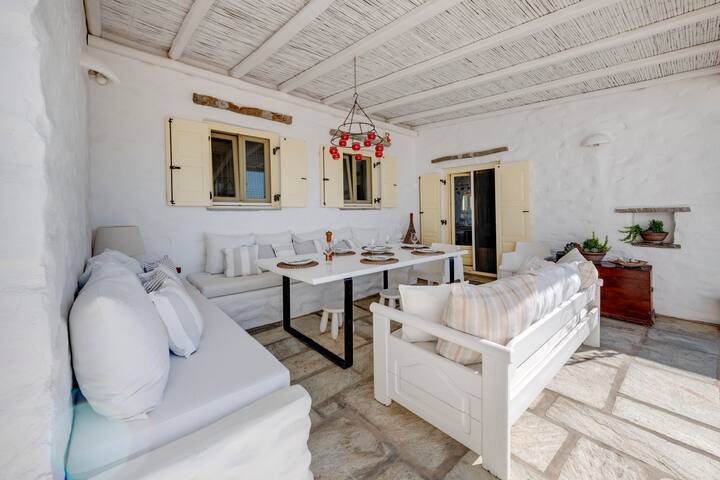 Danae luxury seaside villa. gallery image 3