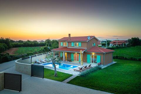 Villa Matea with private pool and barbecue