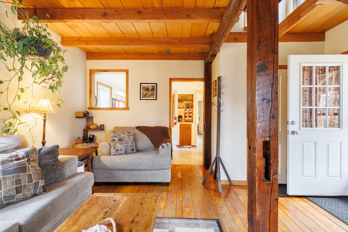 Successful Airbnb property: Naturalists' Retreat in Ithaca