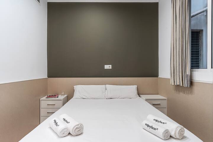 Deluxe Apartment by Tapies EnjoyBcn Apartments gallery image 4