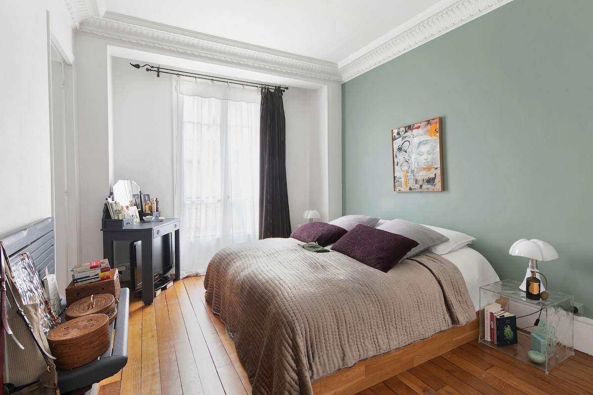 חדר שינה 1 עם מיטה לשני אנשים / חדר שינה 2 עם מיטת קווין סייז לשני אנשים 