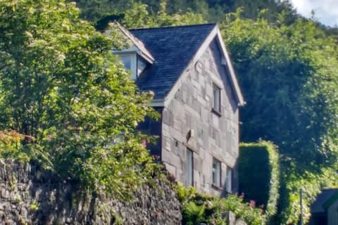 Spacious gorgeous Welsh cottage in Snowdonia