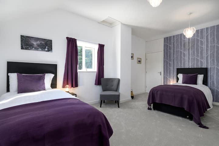 Dhomë gjumi në kate e ndërtuar me krevate dopio
Pamja e luginës Conwy në Parkun Kombëtar Snowdonia