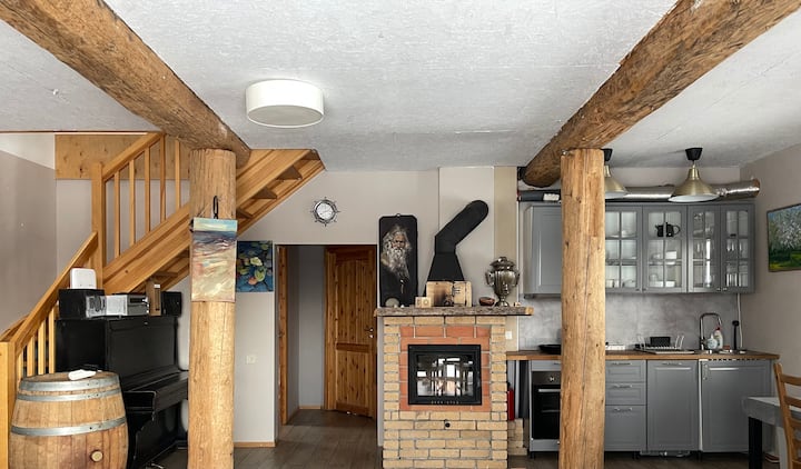 Living room / kitchen area