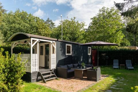 Luxury Pipo wagon on the Veluwe with bathroom & porch