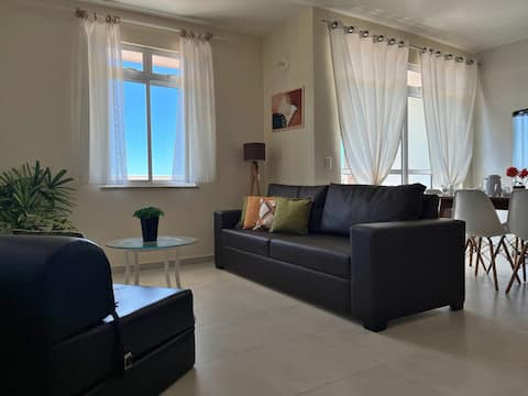 Popular Airbnb listing: 4-bedroom ocean-view duplex with garage near Beach Park in Aquiraz