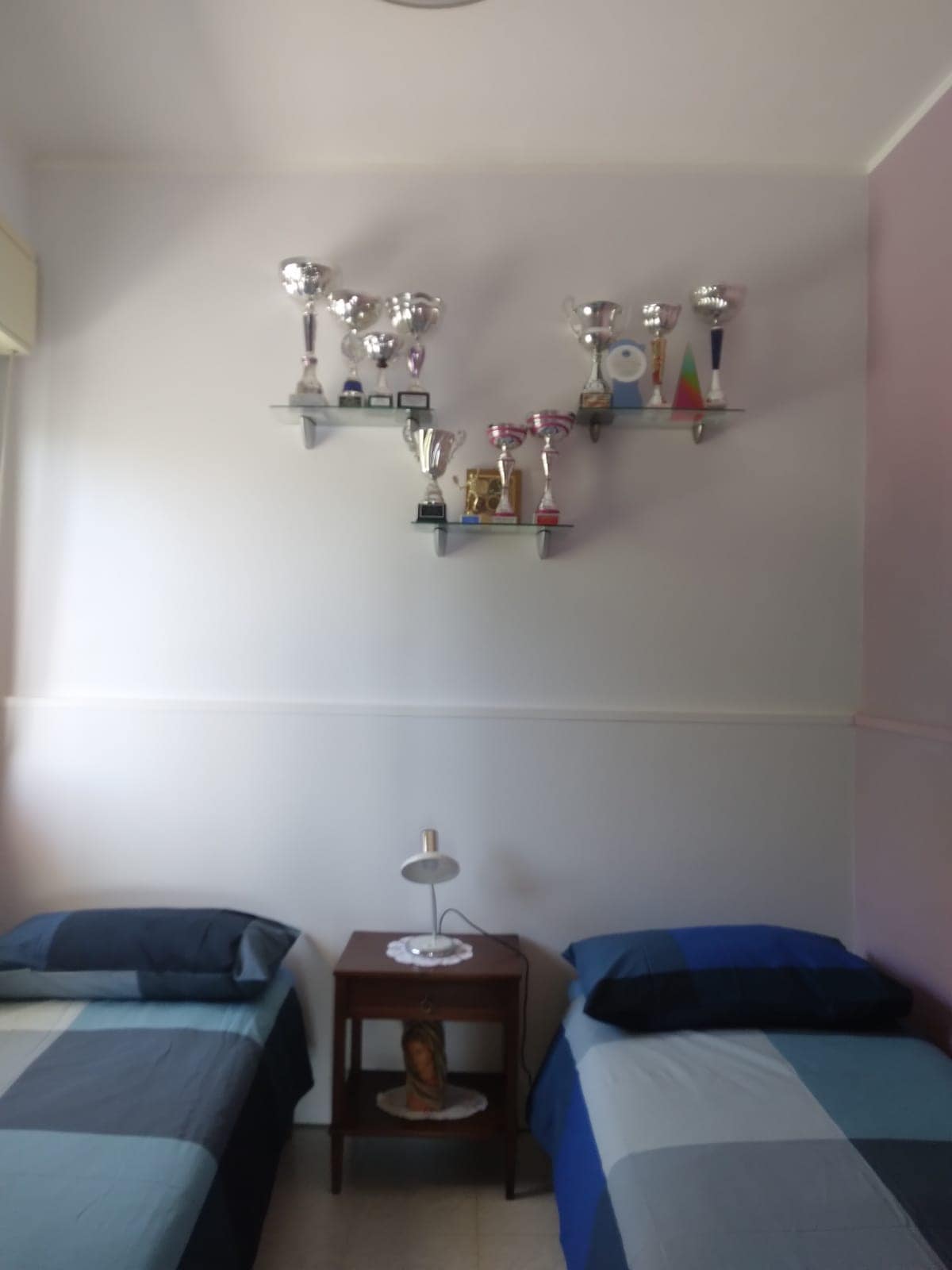 habitación con 2 camas individuales