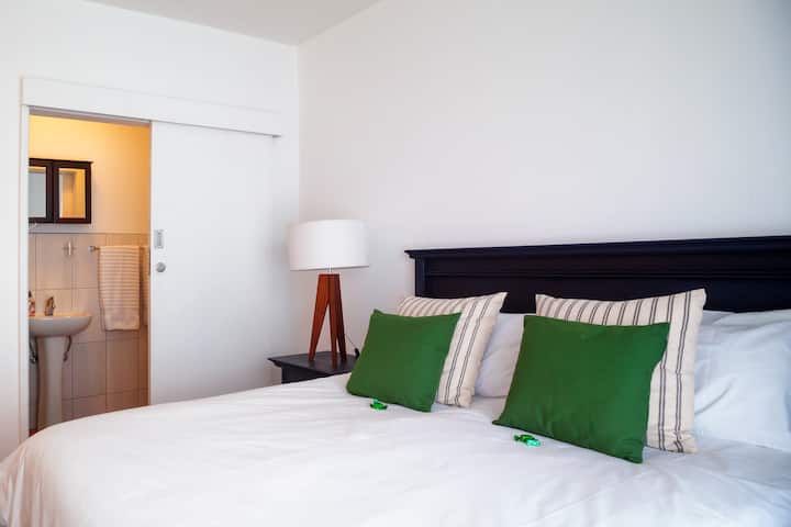 Მთავარი საძინებელი ცალკე საძინებლით