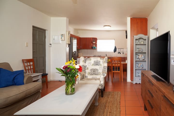 Estoril Villa 32 - Family Friendly Beach Apartment - Mossel Bay