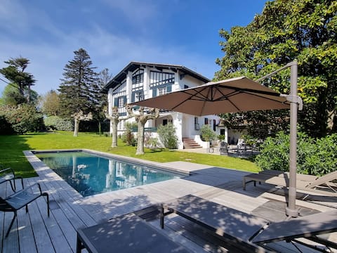 Beautiful Villa with pool in the heart of Guéthary