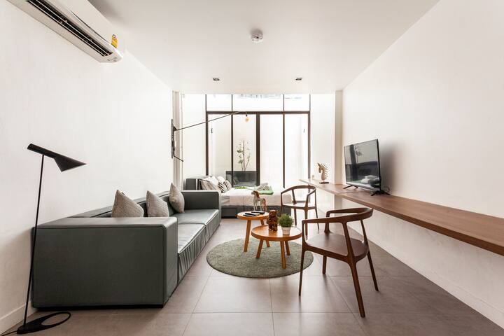 MIQ_Silom 5Br Bts,Mrt/Wifi 1000MB/16pax gallery image 2