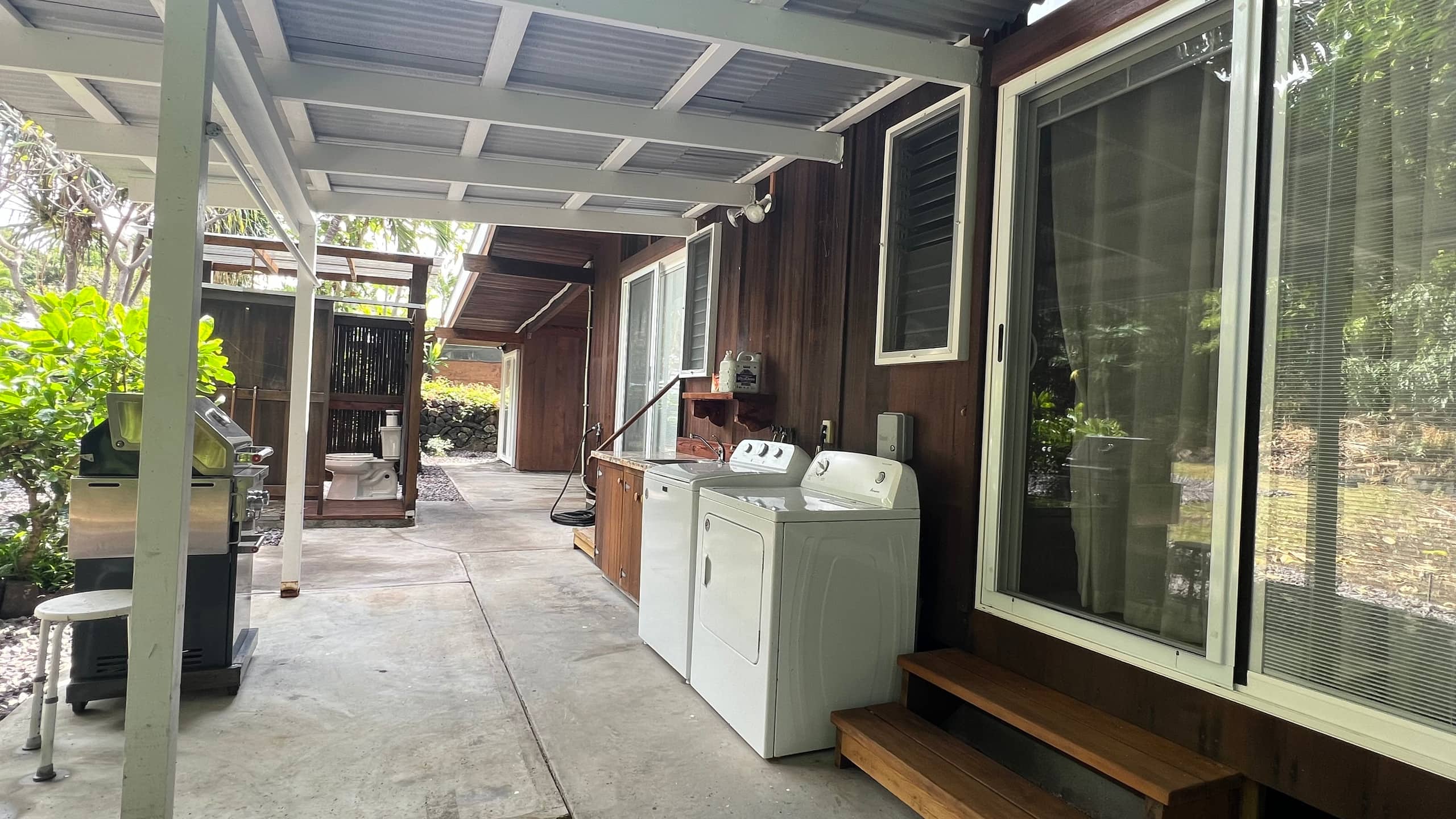 Home in Kailua · ★4.88 · 2 bedrooms · 2 beds · 2.5 baths - Image 9