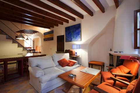 Tramuntana village holiday/homeoffice AC/fiber