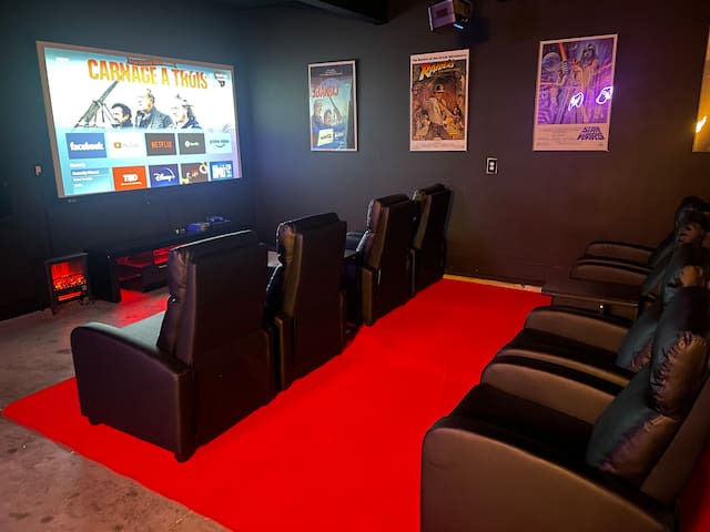 Movie Theater Rooftop Views 2 units Luxury Retreat gallery image 2