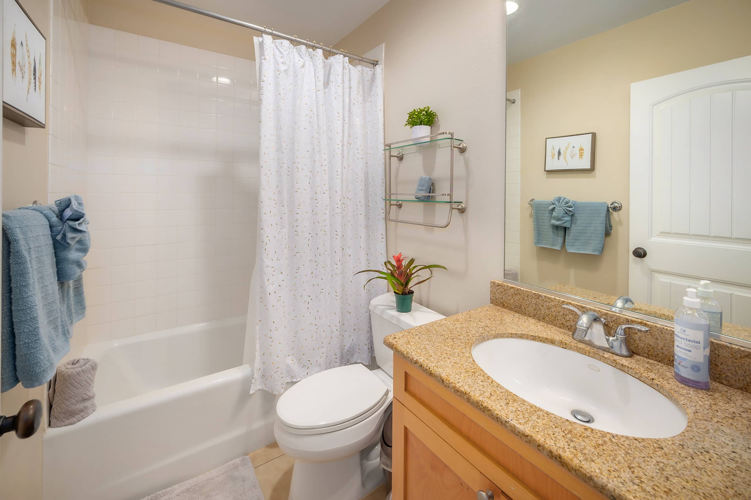 Condo in Princeville · ★4.97 · 2 bedrooms · 2 beds · 2.5 baths - Image 11