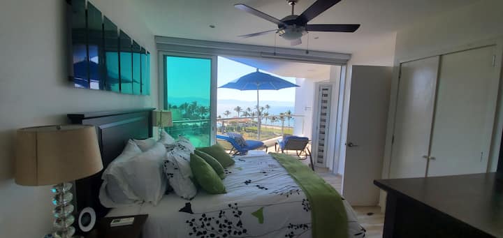 Vista al mar desde el dormitorio principal.