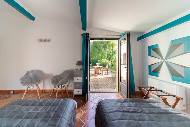 Chambre 2 RDC 2 simple lits