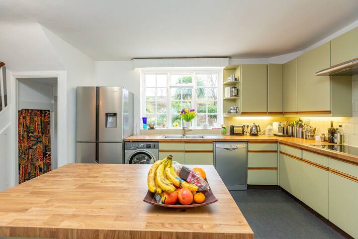 Georgian villa next to trendy Shoreditch, Hoxton gallery image 5