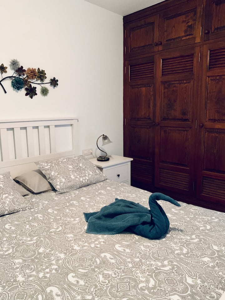 ห้องนอน 2 (Bedroom 2)