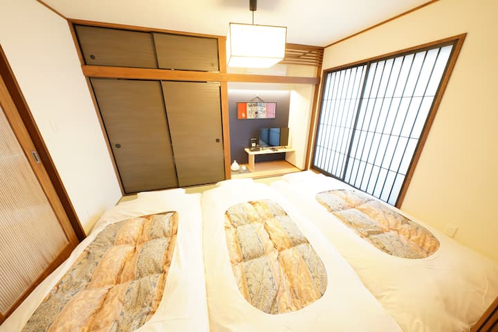 Dormitorio ② (2 futones)
Dormitorio ② (2 juegos de futones)