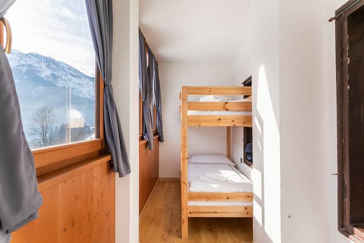 سرير بطابقين