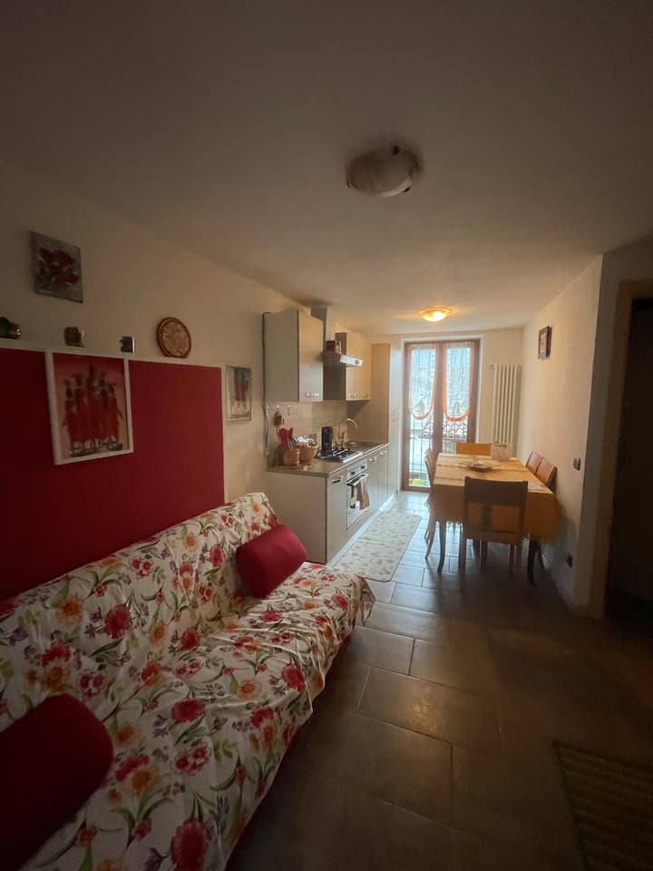 Appartamento “Matilda” Nell'incantevole Parlasco - Varenna