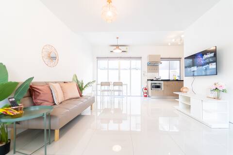 Cozy priv 3BR house w/ food around-near Impact&DMK