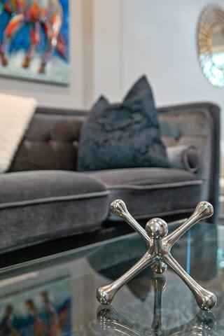 Trendy Town Home C gallery image 4