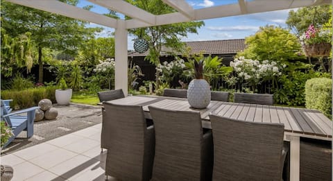 Idyllic Tui