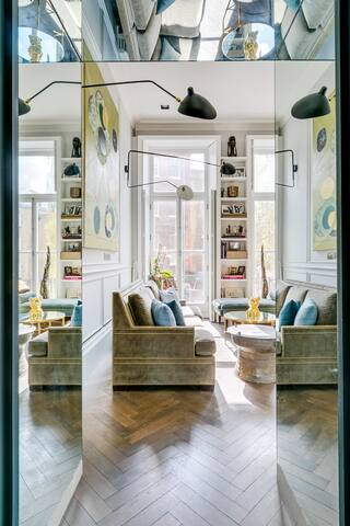 Stunning Two Bedroom Kensington/ Earl’s Court Flat gallery image 4