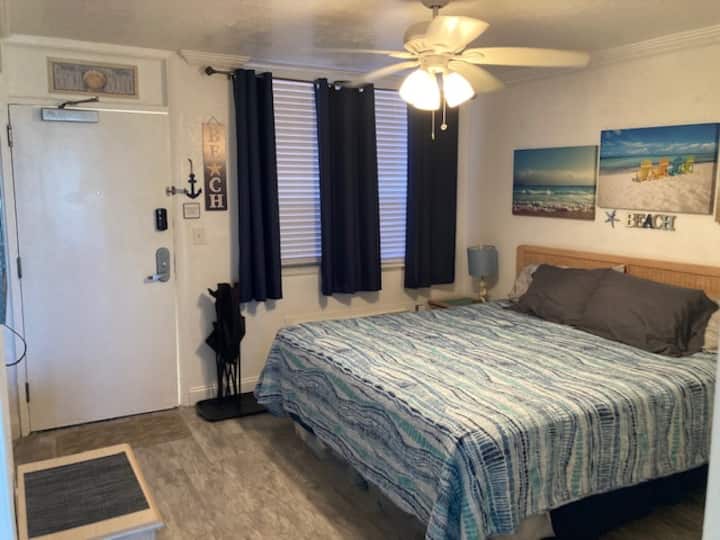 Nová podlaha v spálni, zatemnenie izby curtians