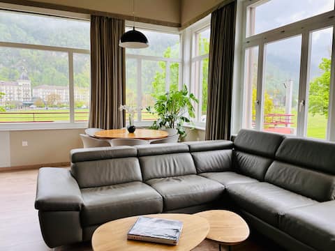 Luxury Modern APT w/ terrace Interlaken Center