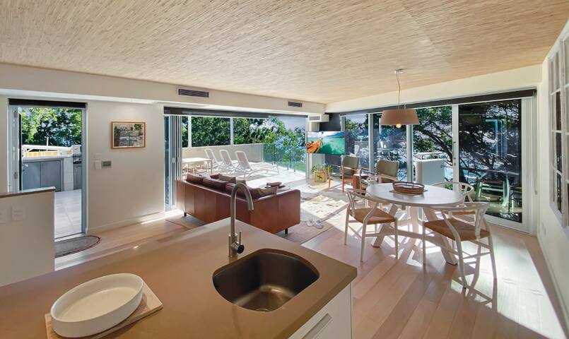 Little Cove Court – Apartment 9 gallery image 4