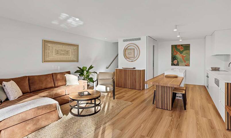 Little Cove Court – Apartment 2 gallery image 2