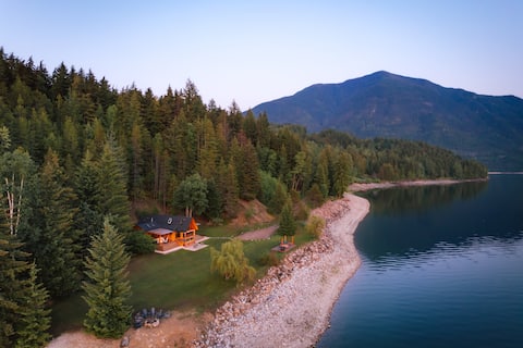 The Kootenay Lake House - A Private Luxury Retreat