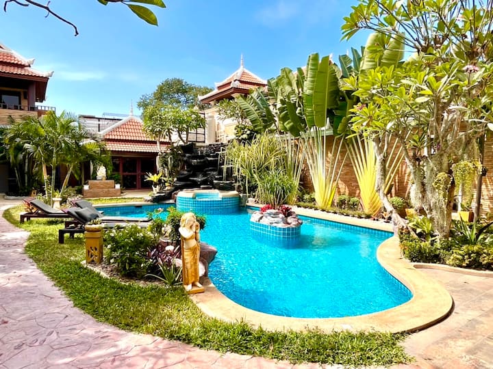 Exclusive Apartment By The Pool, In Lush Garden - Pattaya