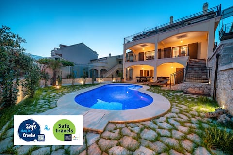 Nomad Luxury Villa
