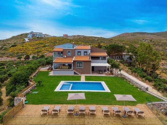 Villa Ourania with pool & sea view-Special Offer! gallery image 2