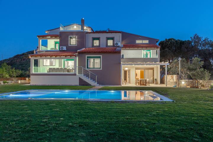 Villa Ourania with pool & sea view-Special Offer!