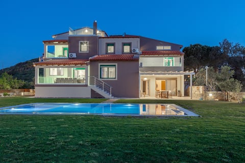 Villa Ourania with pool & sea view, sleeps 24+