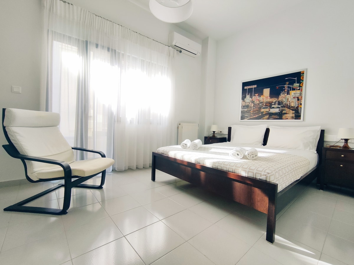 חדר שינה בקומה הראשונה (מיטה זוגית)