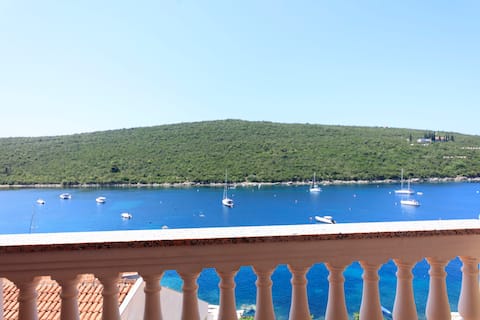 Bigova Holiday House