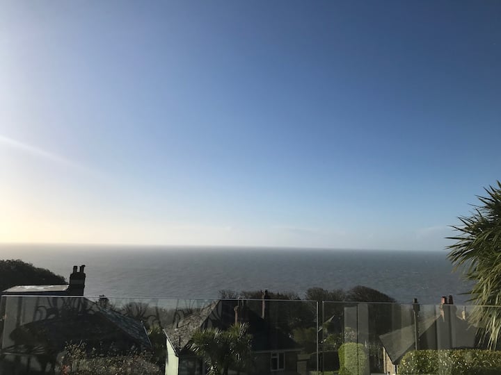 3 bed house with large balcony and sea views Houses for Rent in Isle