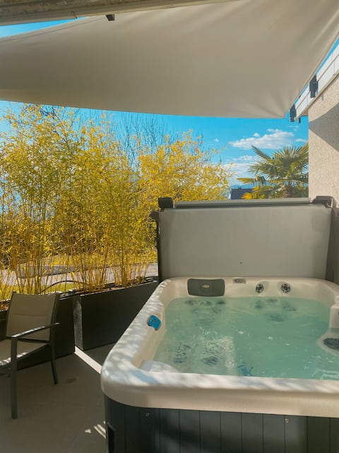 Studio with private spa, mountain view, parking