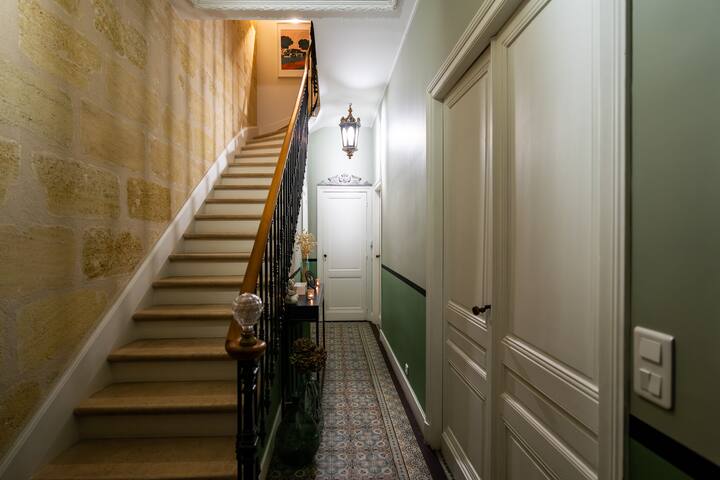 Beautiful house with garden. Center of Bordeaux gallery image 3