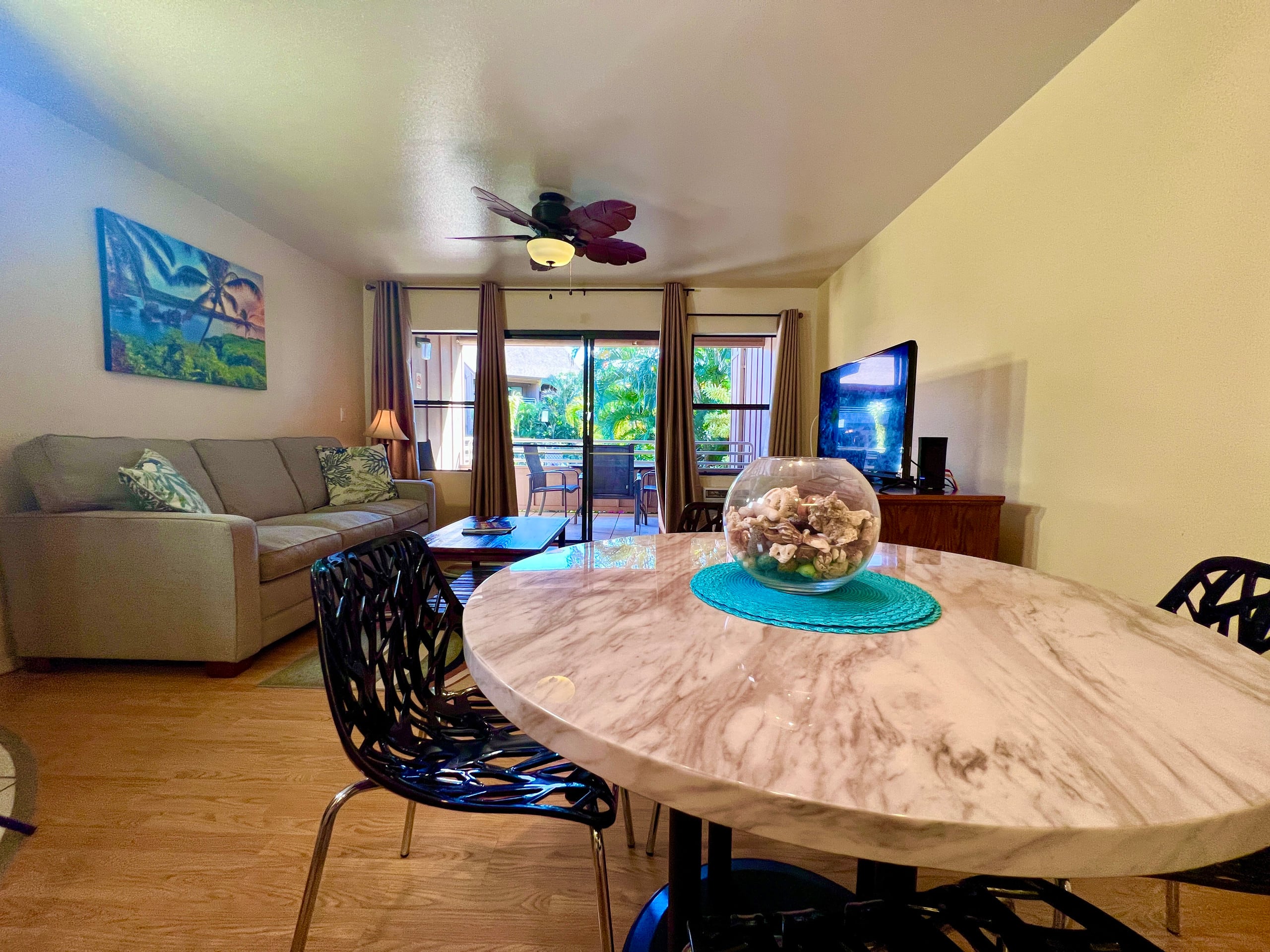 Great condo steps away from beach - Image 17
