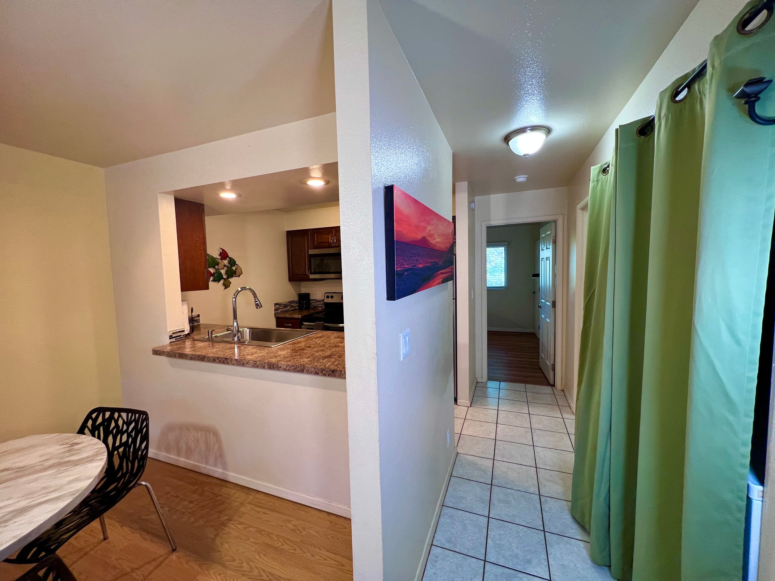 Great condo steps away from beach - Image 13