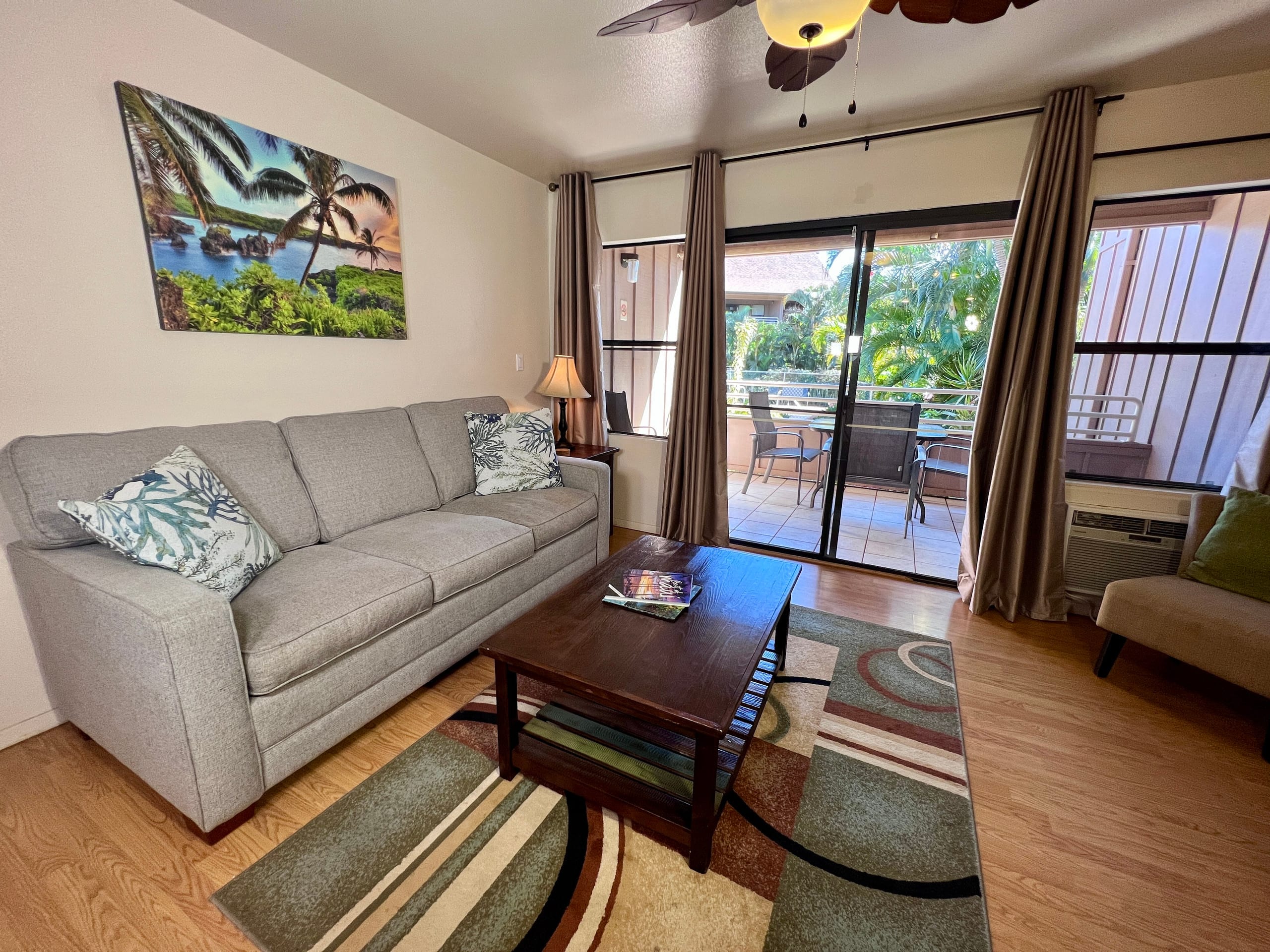 Great condo steps away from beach - Image 6