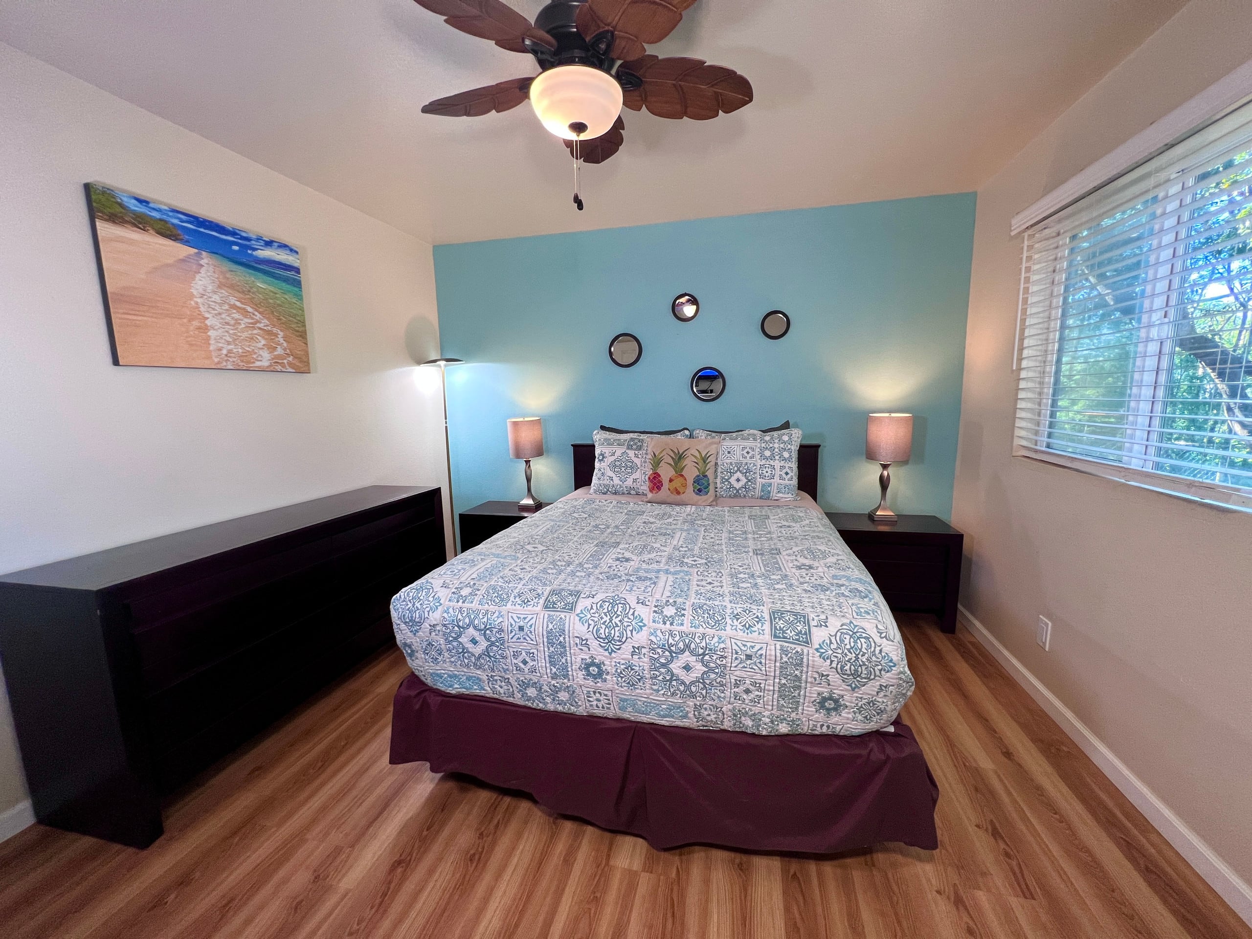 Great condo steps away from beach - Image 21